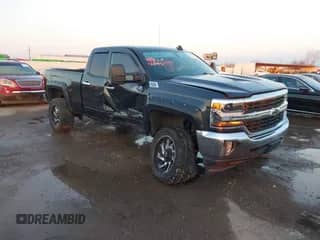 2018 Chevrolet Silverado 1500 LT z VIN 1GCVKREC5JZ168611, wystawiony jako IAAI lot #41461147 z przebiegiem 117 529 mil mil oraz . Historia ofert i sprzedaży dostępna na DreamBid. Obrazek 1.