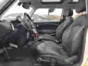 2009 MINI Hardtop S с VIN WMWMF73509TW86629, выставлен на аукционе Copart как лот 91065105 с пробегом Не указан миль и Чистый • Clean title. История ставок и продаж доступна на DreamBid. Изображение 7.