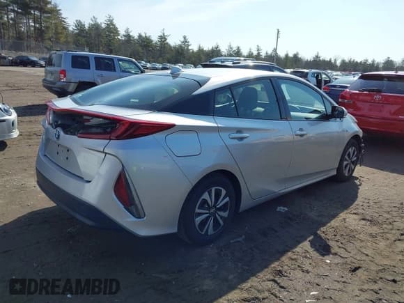 ✅ 2017 Toyota Prius Plus • VIN: JTDKARFP0H3064516 • Lot: 41730766. Wystawiony na IAAI z przebiegiem 66 192 mil. Bezpłatny archiwum sprzedaży aukcyjnych z USA i szczegółowy raport historii pojazdu na DreamBid. Zdjęcie 4.