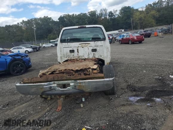 ✅ 2005 Ford F-250 XL • VIN: 1FTSX21585EA13910 • Lot: 80362785. Wystawiony na Copart z przebiegiem Nie podano. Bezpłatny archiwum sprzedaży aukcyjnych z USA i szczegółowy raport historii pojazdu na DreamBid. Zdjęcie 10.