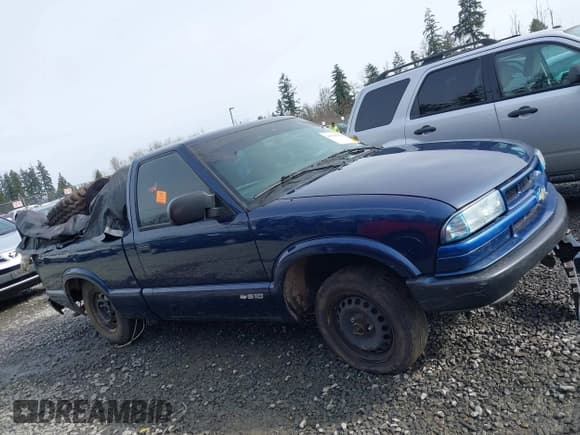 ✅ 2002 Chevrolet S-10 LS • VIN: 1GCCS14WX28227163 • Лот: 41765992. Опубликован ранее на IAAI с пробегом Не указан. Бесплатный доступ к архиву аукционных продаж из США и подробный отчёт об истории автомобиля на DreamBid. Изображение 13.