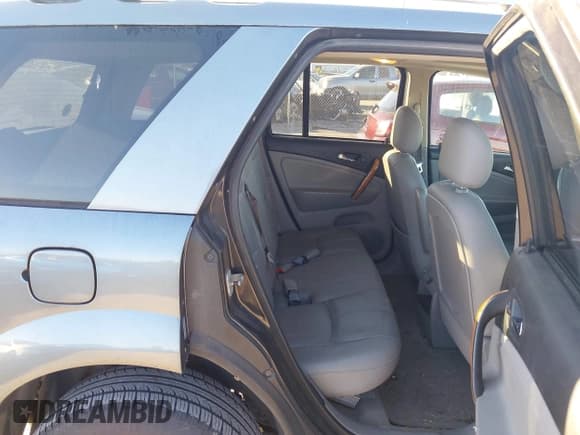 ✅ 2007 Saturn VUE V6 • VIN: 5GZCZ53497S816670 • Lot: 43641460. Wystawiony na IAAI z przebiegiem 218 429 mil. Bezpłatny archiwum sprzedaży aukcyjnych z USA i szczegółowy raport historii pojazdu na DreamBid. Zdjęcie 8.