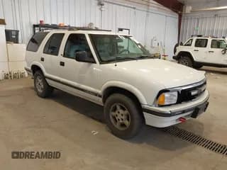 ✅ 1997 Chevrolet Blazer LS • VIN: 1GNDT13W6V2114263 • Лот: 43132459. Опубликован ранее на IAAI с пробегом 132 964 миль. Бесплатный доступ к архиву аукционных продаж из США и подробный отчёт об истории автомобиля на DreamBid. Изображение 1.