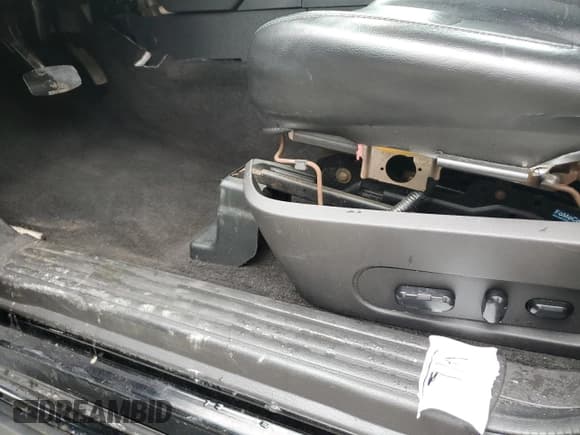 ✅ 2007 Ford Explorer Limited • VIN: 1FMEU75887UA98579 • Лот: 66953095. Опубликован ранее на Copart с пробегом 491 902 миль. Бесплатный доступ к архиву аукционных продаж из США и подробный отчёт об истории автомобиля на DreamBid. Изображение 13.