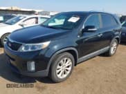 ✅ 2014 Kia Sorento EX • VIN: 5XYKU4A71EG475836 • Lot: 43001809. Wystawiony na IAAI z przebiegiem 172 168 mil. Bezpłatny archiwum sprzedaży aukcyjnych z USA i szczegółowy raport historii pojazdu na DreamBid. Zdjęcie 2.