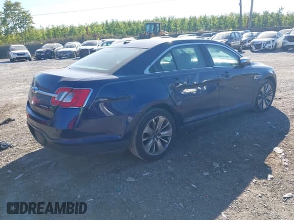 ✅ 2011 Ford Taurus Limited • VIN: 1FAHP2FW8BG132882 • Лот: 43338149. Опубликован ранее на IAAI с пробегом 155 814 миль. Бесплатный доступ к архиву аукционных продаж из США и подробный отчёт об истории автомобиля на DreamBid. Изображение 4.