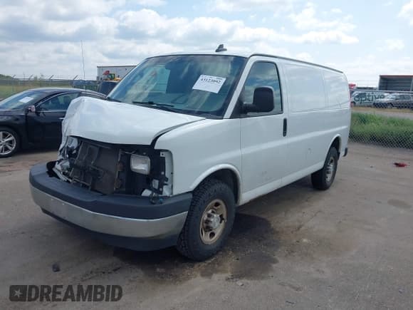 ✅ 2017 Chevrolet Express Cargo • VIN: 1GCWGAFG8H1123017 • Лот: 43123092. Опубликован ранее на IAAI с пробегом 213 109 миль. Бесплатный доступ к архиву аукционных продаж из США и подробный отчёт об истории автомобиля на DreamBid. Изображение 2.