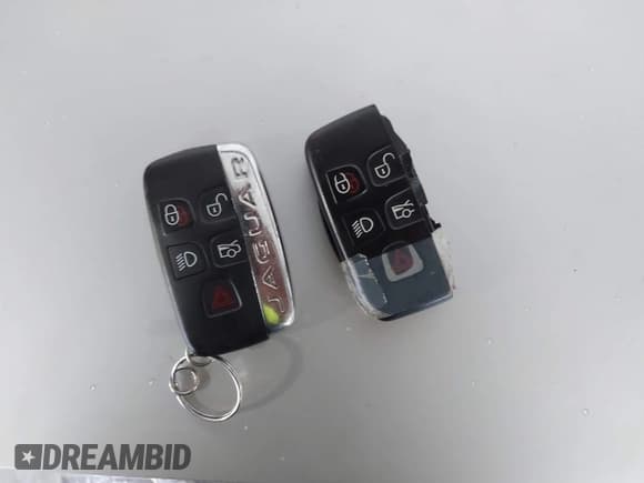 ✅ 2014 Jaguar XF SC • VIN: SAJWJ0EF9E8U17227 • Lot: 40455665. Wystawiony na IAAI z przebiegiem 125 196 mil. Bezpłatny archiwum sprzedaży aukcyjnych z USA i szczegółowy raport historii pojazdu na DreamBid. Zdjęcie 11.