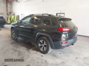 ✅ 2016 Jeep Cherokee Trailhawk • VIN: 1C4PJMBS0GW358353 • Lot: 42741842. Wystawiony na IAAI z przebiegiem 117 030 mil. Bezpłatny archiwum sprzedaży aukcyjnych z USA i szczegółowy raport historii pojazdu na DreamBid. Zdjęcie 3.