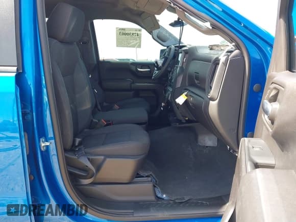 ✅ 2023 Chevrolet Silverado 1500 Custom • VIN: 3GCPABEK9PG164001 • Lot: 42830003. Wystawiony na IAAI z przebiegiem 13 082 mil. Bezpłatny archiwum sprzedaży aukcyjnych z USA i szczegółowy raport historii pojazdu na DreamBid. Zdjęcie 5.