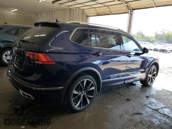 ✅ 2022 Volkswagen Tiguan SEL R-Line • VIN: 3VV4B7AX2NM099300 • Lot: 80261425. Wystawiony na Copart z przebiegiem 46 272 mil. Bezpłatny archiwum sprzedaży aukcyjnych z USA i szczegółowy raport historii pojazdu na DreamBid. Zdjęcie 3.