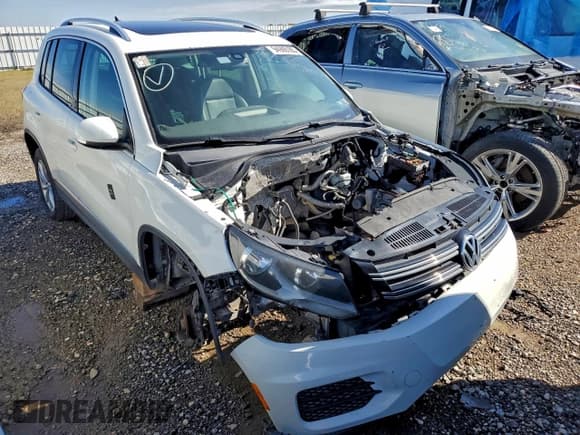 ✅ 2017 Volkswagen Tiguan Wolfsburg Edition • VIN: WVGRV7AX3HW502826 • Лот: 94908105. Опубликован ранее на Copart с пробегом 166 472 миль. Бесплатный доступ к архиву аукционных продаж из США и подробный отчёт об истории автомобиля на DreamBid. Изображение 4.