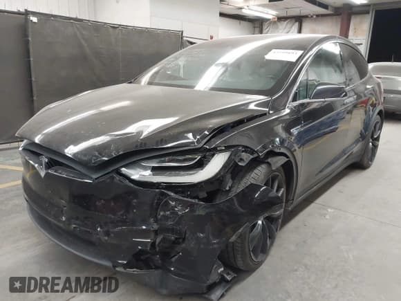 ✅ 2016 Tesla Model X 70D • VIN: 5YJXCBE28GF013053 • Lot: 43599893. Wystawiony na IAAI z przebiegiem 143 966 mil. Bezpłatny archiwum sprzedaży aukcyjnych z USA i szczegółowy raport historii pojazdu na DreamBid. Zdjęcie 16.