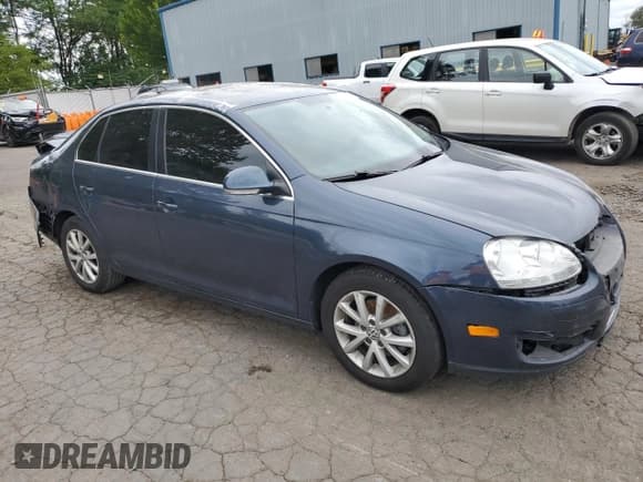 ✅ 2010 Volkswagen Jetta SE • VIN: 3VWRZ7AJ1AM044260 • Lot: 59328095. Wystawiony na Copart z przebiegiem 193 213 mil. Bezpłatny archiwum sprzedaży aukcyjnych z USA i szczegółowy raport historii pojazdu na DreamBid. Zdjęcie 4.