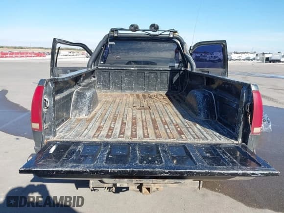 ✅ 1989 Chevrolet Silverado 1500 • VIN: 1GCDK14K5KE232628 • Lot: 43511254. Wystawiony na IAAI z przebiegiem 117 887 mil. Bezpłatny archiwum sprzedaży aukcyjnych z USA i szczegółowy raport historii pojazdu na DreamBid. Zdjęcie 8.