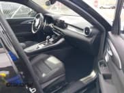 ✅ 2024 Alfa Romeo Tonale Ti • VIN: ZASPATCW2R3038911 • Lot: 43568622. Wystawiony na IAAI z przebiegiem Nie podano. Bezpłatny archiwum sprzedaży aukcyjnych z USA i szczegółowy raport historii pojazdu na DreamBid. Zdjęcie 5.