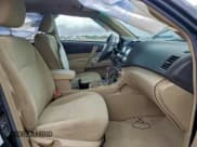 ✅ 2010 Toyota Highlander • VIN: 5TDZK3EH1AS005787 • Lot: 95283155. Listed on Copart with 137,603 mi. Free auction sales archive from the USA and detailed vehicle history report at DreamBid. Image 7.