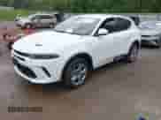 2024 Dodge Hornet R/T с VIN ZACPDFCW1R3A32752, выставлен на аукционе IAAI как лот 42091679 с пробегом 28 820 миль миль и . История ставок и продаж доступна на DreamBid. Изображение 2.