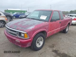 ✅ 1995 Chevrolet S-10 LS • VIN: 1GCCS1942S8186938 • Лот: 41924927. Опубликован ранее на IAAI с пробегом 290 015 миль. Бесплатный доступ к архиву аукционных продаж из США и подробный отчёт об истории автомобиля на DreamBid. Изображение 2.