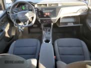 ✅ 2023 Chevrolet Bolt EV 1LT • VIN: 1G1FW6S00P4117615 • Lot: 45053455. Wystawiony na Copart z przebiegiem 1 894 mil. Bezpłatny archiwum sprzedaży aukcyjnych z USA i szczegółowy raport historii pojazdu na DreamBid. Zdjęcie 8.