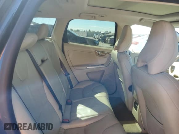 ✅ 2010 Volvo XC60 3.2L • VIN: YV4960DL4A2083994 • Lot: 71965455. Wystawiony na Copart z przebiegiem 97 021 mil. Bezpłatny archiwum sprzedaży aukcyjnych z USA i szczegółowy raport historii pojazdu na DreamBid. Zdjęcie 10.