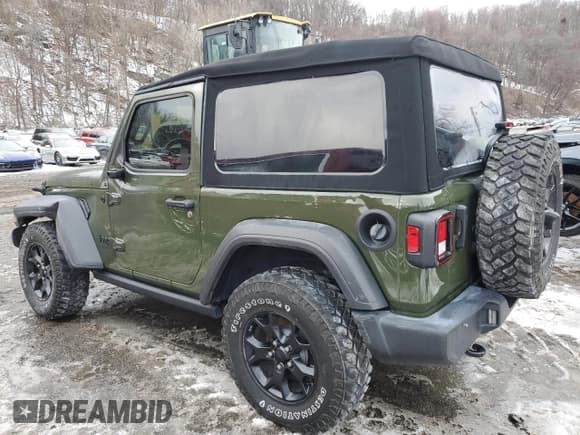 ✅ 2020 Jeep Wrangler Sport S • VIN: 1C4GJXAG8LW285550 • Lot: 46400075. Wystawiony na Copart z przebiegiem 24 388 mil. Bezpłatny archiwum sprzedaży aukcyjnych z USA i szczegółowy raport historii pojazdu na DreamBid. Zdjęcie 2.