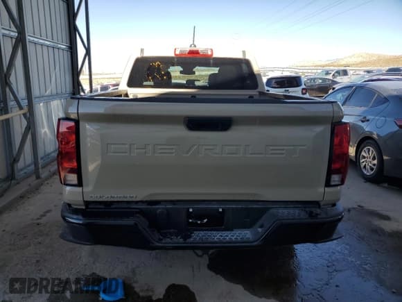 ✅ 2024 Chevrolet Colorado 2WD Work Truck • VIN: 1GCGSBEC2R1145670 • Лот: 77188104. Опубликован ранее на Copart с пробегом 3 261 миль. Бесплатный доступ к архиву аукционных продаж из США и подробный отчёт об истории автомобиля на DreamBid. Изображение 6.