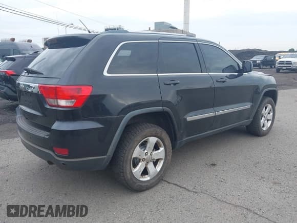 ✅ 2013 Jeep Grand Cherokee Laredo • VIN: 1C4RJFAG7DC502043 • Lot: 42667945. Listed on IAAI with 149,543 mi. Free auction sales archive from the USA and detailed vehicle history report at DreamBid. Image 4.