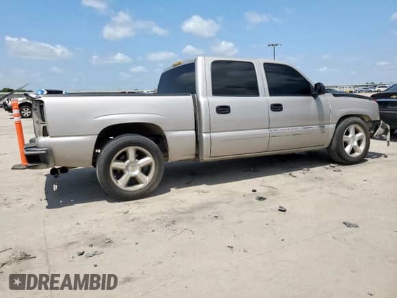 ✅ 2004 Chevrolet Silverado 1500 LS • VIN: 2GCEC13TX41247187 • Лот: 61547835. Опубликован ранее на Copart с пробегом 175 451 миль. Бесплатный доступ к архиву аукционных продаж из США и подробный отчёт об истории автомобиля на DreamBid. Изображение 3.