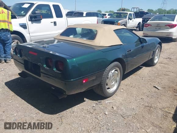 ✅ 1995 Chevrolet Corvette • VIN: 1G1YY32P4S5100608 • Lot: 42227492. Wystawiony na IAAI z przebiegiem 82 111 mil. Bezpłatny archiwum sprzedaży aukcyjnych z USA i szczegółowy raport historii pojazdu na DreamBid. Zdjęcie 4.