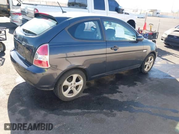 2011 Hyundai Accent SE z VIN KMHCN3AC5BU201487, wystawiony jako IAAI lot #41967812 z przebiegiem 91 205 mil mil oraz . Historia ofert i sprzedaży dostępna na DreamBid. Obrazek 4.