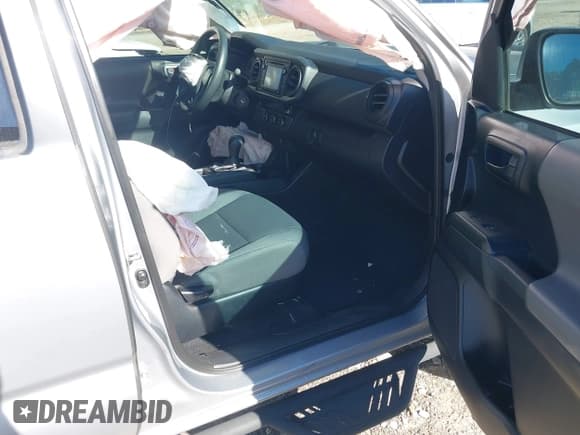 ✅ 2016 Toyota Tacoma SR5 • VIN: 5TFAX5GN5GX058704 • Лот: 43516824. Опубликован ранее на IAAI с пробегом 81 000 миль. Бесплатный доступ к архиву аукционных продаж из США и подробный отчёт об истории автомобиля на DreamBid. Изображение 5.