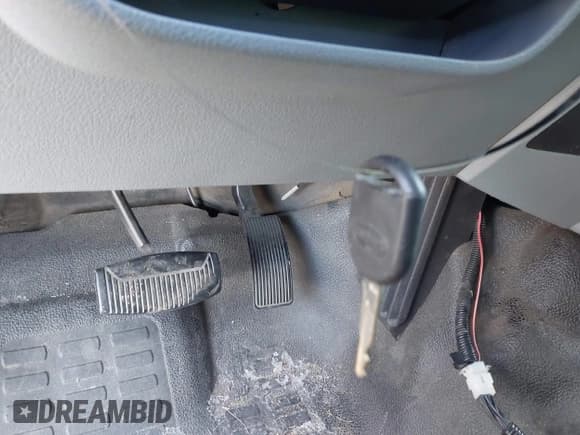 ✅ 2011 Ford F-250 XL • VIN: 1FT7X2B61BEB17857 • Lot: 42558817. Listed on IAAI with 161,205 mi. Free auction sales archive from the USA and detailed vehicle history report at DreamBid. Image 11.