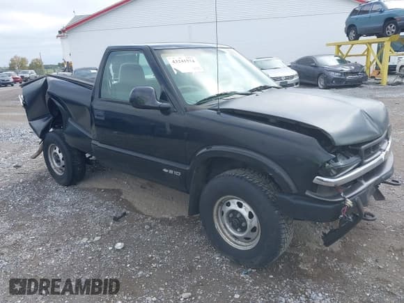 ✅ 1999 Chevrolet S-10 LS • VIN: 1GCDT14X1X8108564 • Lot: 43241574. Wystawiony na IAAI z przebiegiem 68 351 mil. Bezpłatny archiwum sprzedaży aukcyjnych z USA i szczegółowy raport historii pojazdu na DreamBid. Zdjęcie 1.