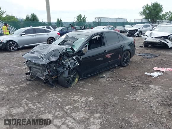 ✅ 2018 Volkswagen Jetta SE Sport • VIN: 3VWD17AJ0JM207689 • Lot: 42672413. Listed on IAAI with Not provided. Free auction sales archive from the USA and detailed vehicle history report at DreamBid. Image 2.