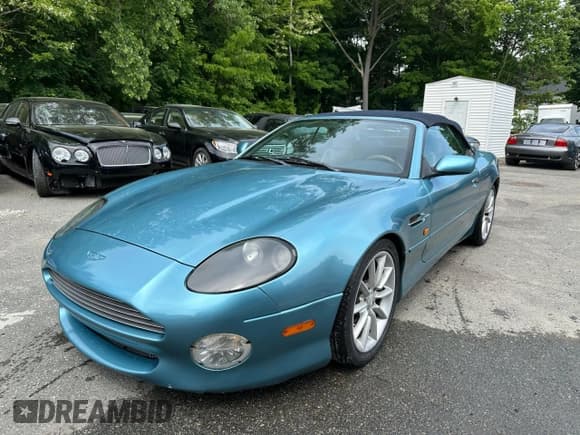 ✅ 2001 Aston Martin Vantage • VIN: SCFAB42321K402008 • Lot: 81073925. Wystawiony na Copart z przebiegiem 60 444 mil. Bezpłatny archiwum sprzedaży aukcyjnych z USA i szczegółowy raport historii pojazdu na DreamBid. Zdjęcie 12.