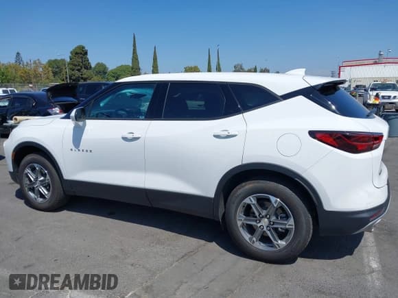 ✅ 2023 Chevrolet Blazer LT • VIN: 3GNKBCR47PS157805 • Lot: 43071504. Listed on IAAI with 22,207 mi. Free auction sales archive from the USA and detailed vehicle history report at DreamBid. Image 14.