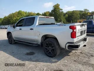 ✅ 2021 Chevrolet Silverado 1500 Custom • VIN: 1GCPYBEK5MZ357236 • Lot: 71229634. Wystawiony na Copart z przebiegiem 34 082 mil. Bezpłatny archiwum sprzedaży aukcyjnych z USA i szczegółowy raport historii pojazdu na DreamBid. Zdjęcie 2.