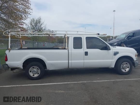 ✅ 2008 Ford F-250 XL • VIN: 1FTSX20508EB46165 • Лот: 42106385. Опубликован ранее на IAAI с пробегом 168 668 миль. Бесплатный доступ к архиву аукционных продаж из США и подробный отчёт об истории автомобиля на DreamBid. Изображение 13.