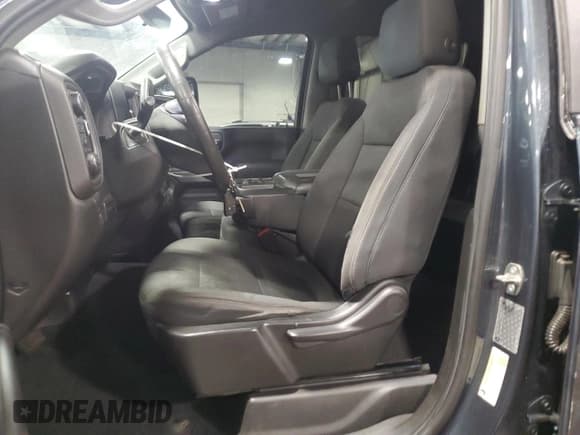 ✅ 2020 Chevrolet Silverado 2500HD Custom • VIN: 1GC4YME71LF173048 • Лот: 87095825. Опубликован ранее на Copart с пробегом 210 779 миль. Бесплатный доступ к архиву аукционных продаж из США и подробный отчёт об истории автомобиля на DreamBid. Изображение 7.