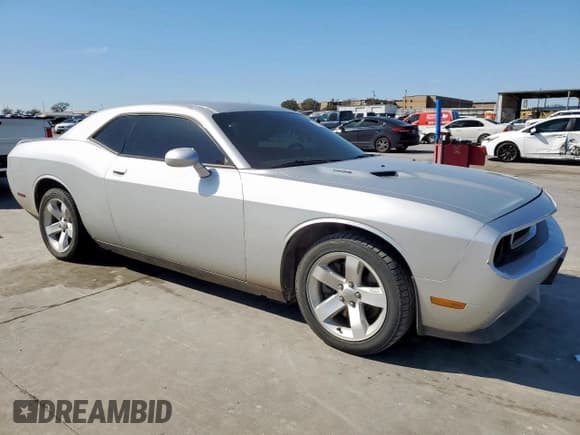 ✅ 2012 Dodge Challenger R/T Plus • VIN: 2C3CDYBTXCH158003 • Lot: 47183605. Wystawiony na Copart z przebiegiem Nie podano. Bezpłatny archiwum sprzedaży aukcyjnych z USA i szczegółowy raport historii pojazdu na DreamBid. Zdjęcie 4.