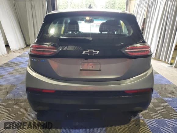 ✅ 2023 Chevrolet Bolt EV 2LT • VIN: 1G1FX6S06P4191330 • Lot: 88216125. Wystawiony na Copart z przebiegiem 17 322 mil. Bezpłatny archiwum sprzedaży aukcyjnych z USA i szczegółowy raport historii pojazdu na DreamBid. Zdjęcie 6.