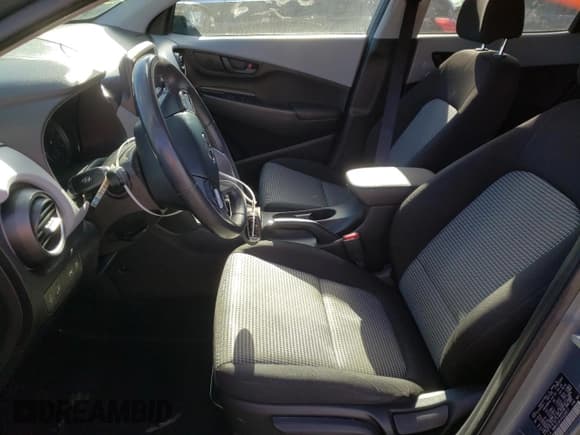 ✅ 2019 Hyundai Kona SEL • VIN: KM8K2CAA1KU228317 • Лот: 75995283. Опубликован ранее на Copart с пробегом 45 864 миль. Бесплатный доступ к архиву аукционных продаж из США и подробный отчёт об истории автомобиля на DreamBid. Изображение 7.