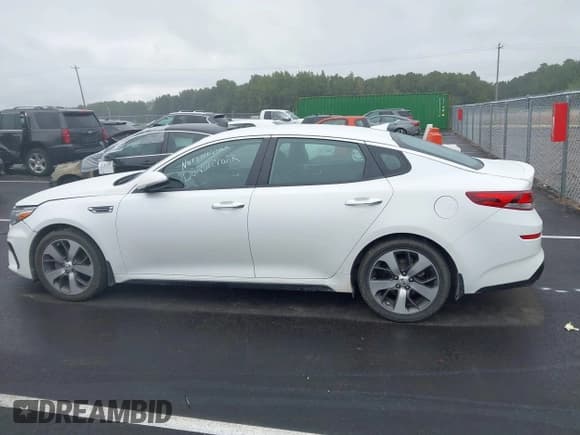 ✅ 2020 Kia Optima LX • VIN: 5XXGT4L33LG449677 • Lot: 43164584. Listed on IAAI with 109,774 mi. Free auction sales archive from the USA and detailed vehicle history report at DreamBid. Image 14.