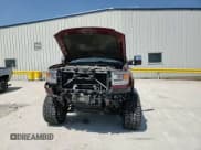 ✅ 2015 GMC Sierra 2500HD SLT • VIN: 1GT12ZE80FF522330 • Lot: 70948265. Wystawiony na Copart z przebiegiem 153 685 mil. Bezpłatny archiwum sprzedaży aukcyjnych z USA i szczegółowy raport historii pojazdu na DreamBid. Zdjęcie 14.