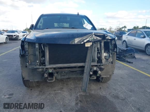 ✅ 2019 Chevrolet Tahoe LT • VIN: 1GNSKBKC4KR272918 • Lot: 41322220. Listed on IAAI with 186,883 mi. Free auction sales archive from the USA and detailed vehicle history report at DreamBid. Image 13.