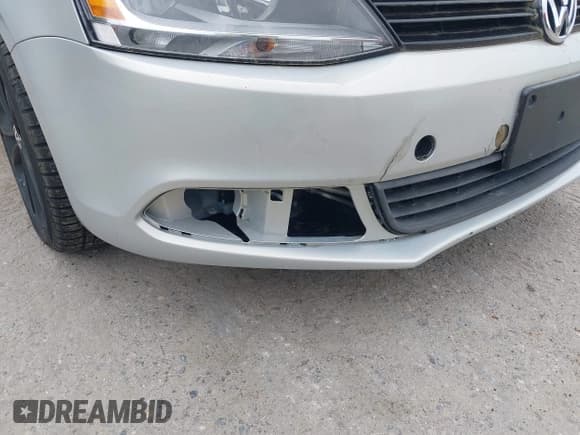 ✅ 2011 Volkswagen Jetta S • VIN: 3VW1K7AJ8BM327709 • Lot: 42534435. Wystawiony na IAAI z przebiegiem 131 842 mil. Bezpłatny archiwum sprzedaży aukcyjnych z USA i szczegółowy raport historii pojazdu na DreamBid. Zdjęcie 6.