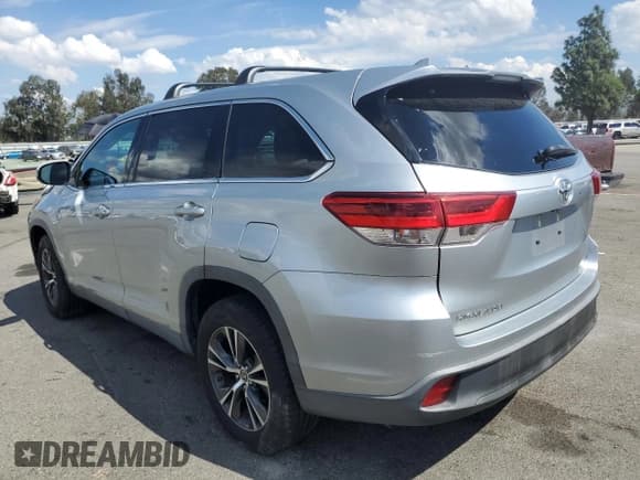 ✅ 2019 Toyota Highlander LE Plus • VIN: 5TDZZRFH6KS359285 • Lot: 81513645. Wystawiony na Copart z przebiegiem 58 007 mil. Bezpłatny archiwum sprzedaży aukcyjnych z USA i szczegółowy raport historii pojazdu na DreamBid. Zdjęcie 2.