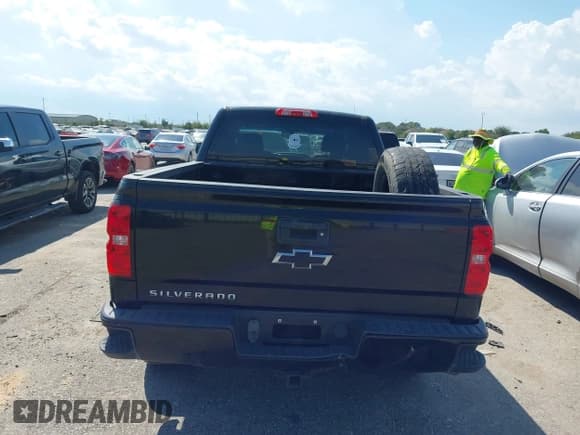 ✅ 2018 Chevrolet Silverado 1500 Custom • VIN: 1GCRCPEC2JZ273223 • Лот: 43213862. Опубликован ранее на IAAI с пробегом 159 979 миль. Бесплатный доступ к архиву аукционных продаж из США и подробный отчёт об истории автомобиля на DreamBid. Изображение 15.