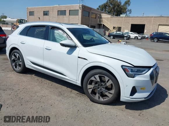 ✅ 2021 Audi e-tron Premium Plus • VIN: WA1LAAGE2MB039596 • Lot: 42458306. Listed on IAAI with 42,347 mi. Free auction sales archive from the USA and detailed vehicle history report at DreamBid. Image 1.